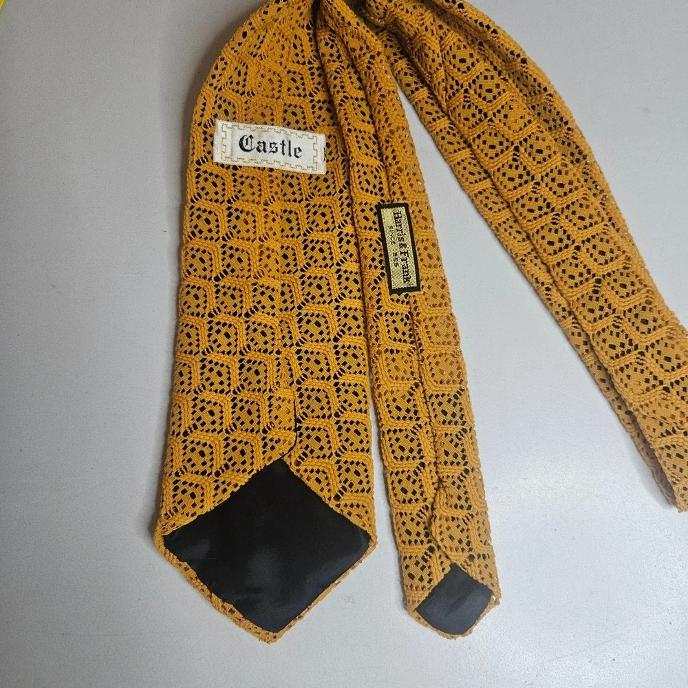 Vtg Harris & Frank Castle Mustard Yellow Crochet Knit Lace Necktie Retro Gold